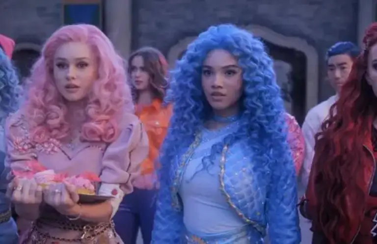 Descendants 4 costumes